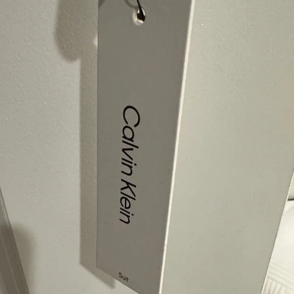 Calvin Klein Pleated Blouse Gray White Abstract Print Long Sleeve Size S NWT - Picture 3 of 5